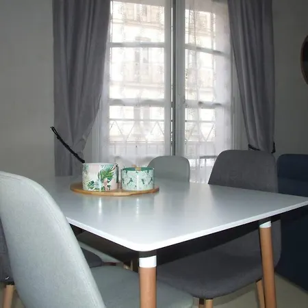 Cosy Hypercentre Apartment *